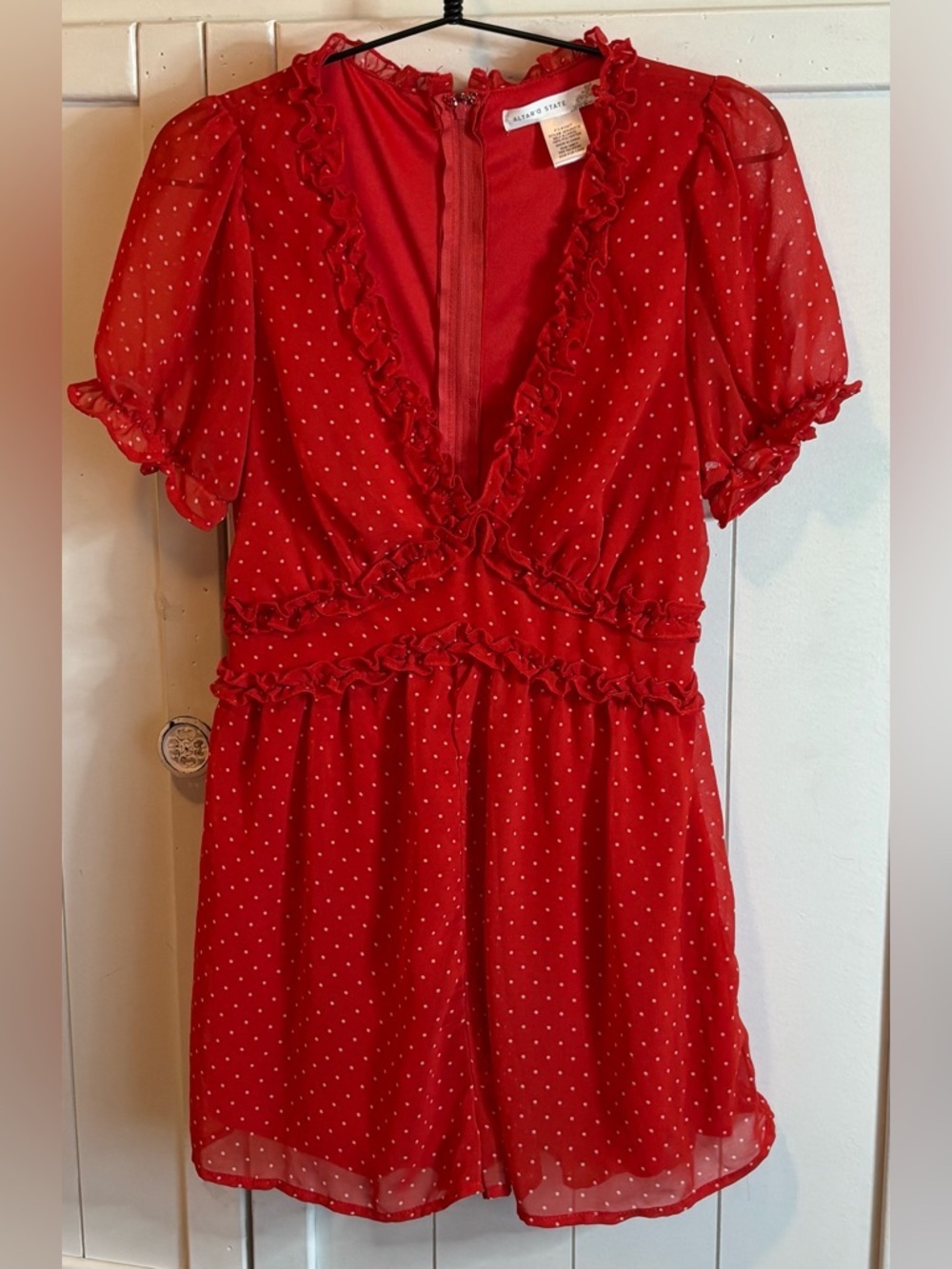 ALTAR’D STATE Red Polka Dot Ruffle Romper Size M NWOT Flowy V-Neck - Picture 6 of 11